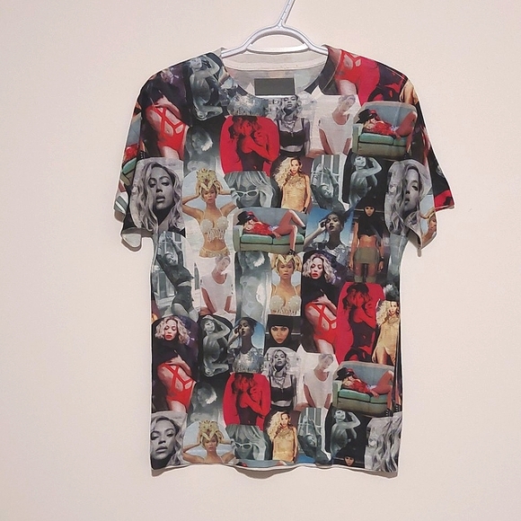 Beyoncé Women's Colorful Collage Print Short Sleeved Graphic T-shirt EUC Size M - Picture 2 of 10